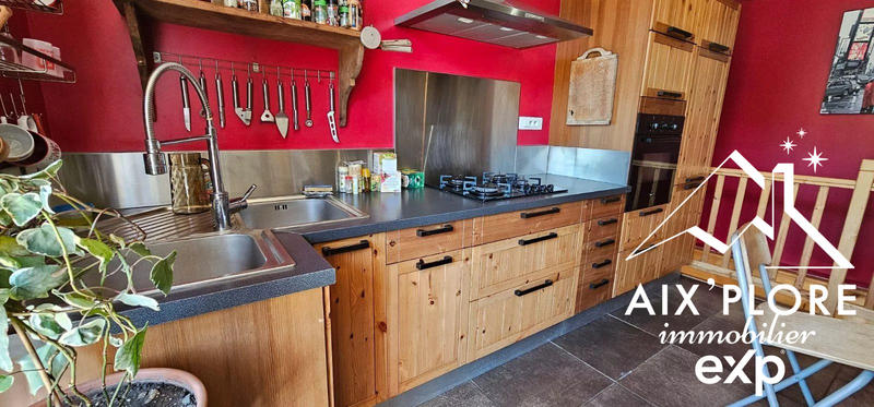 Maison - 282 m² - 10 pièces