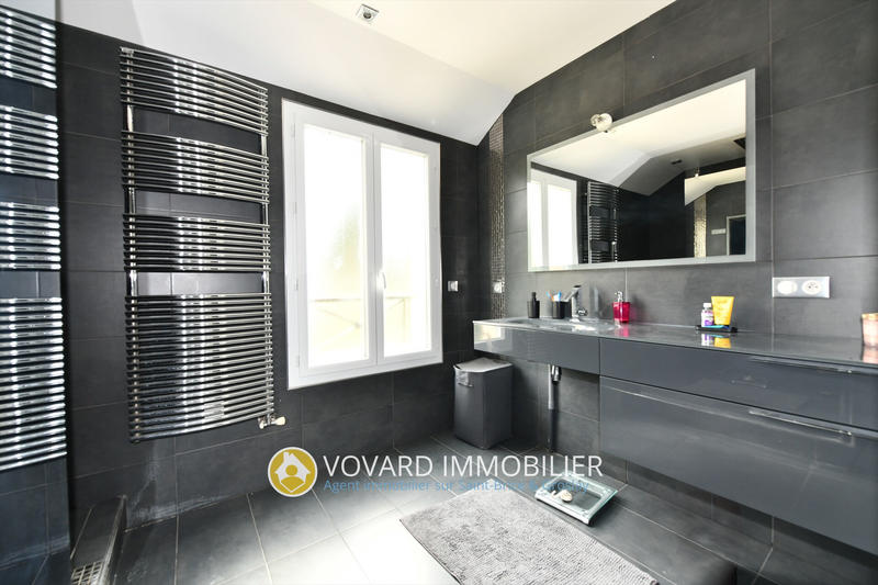 Maison - 179 m² - 7 pièces