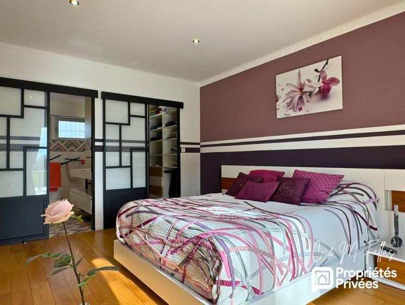 Demeure - 300 m² - 10 pièces