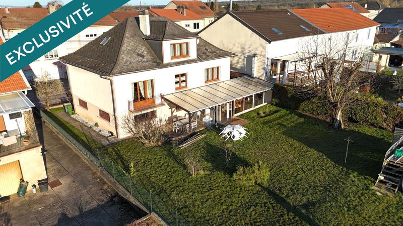 Maison - 240 m² - 8 pièces