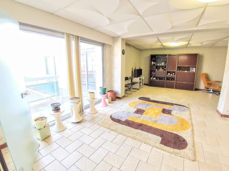 Maison - 570 m² - 8 pièces