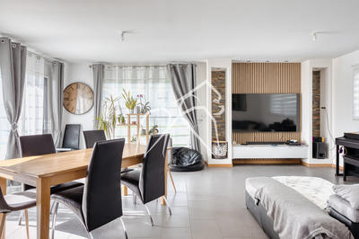 Maison - 169 m² - 7 pièces