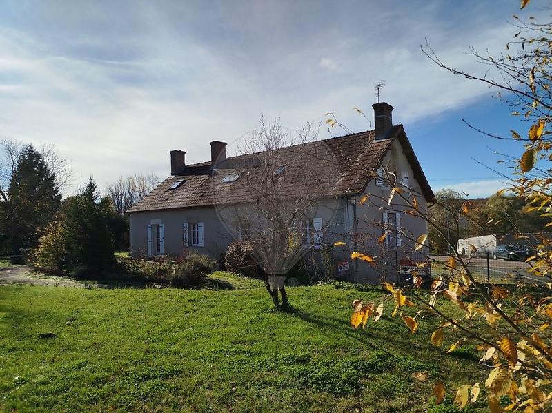 Maison - 212 m² - 7 pièces