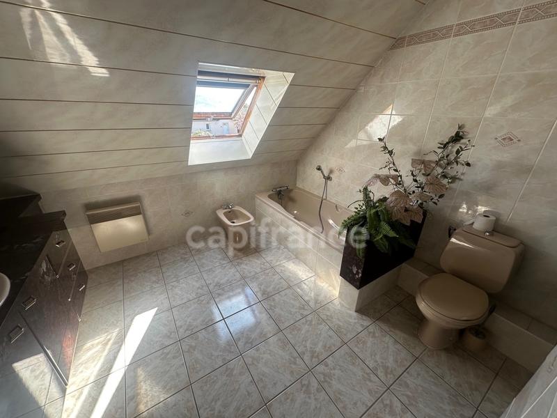 Maison - 100 m² - 7 pièces