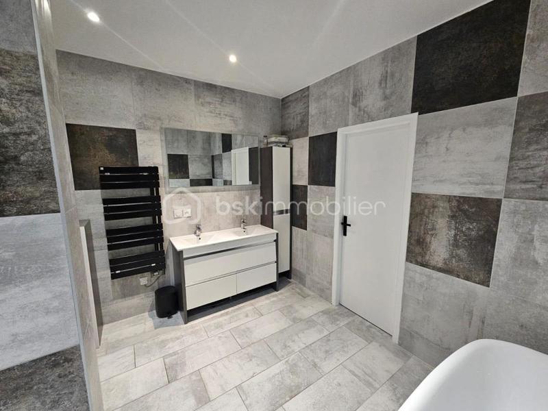 Appartement - 92 m² - 3 pièces