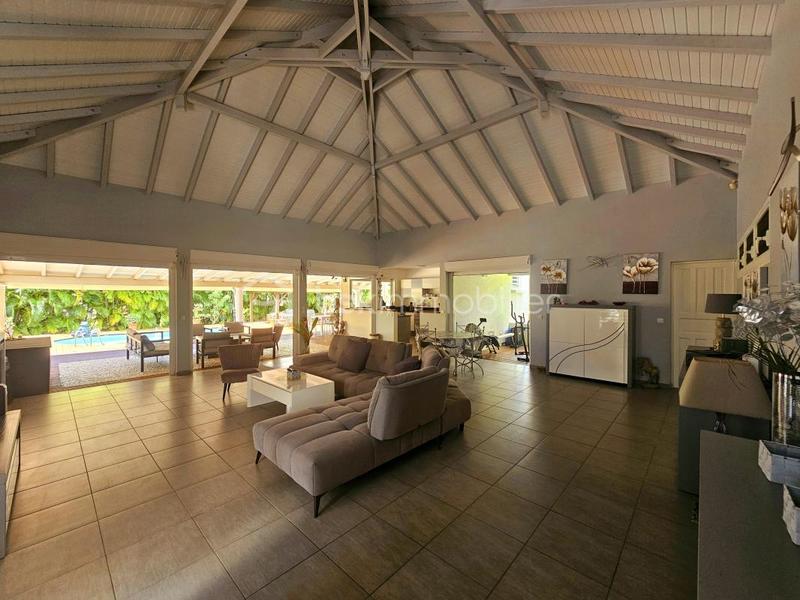 Maison - 177 m² - 7 pièces