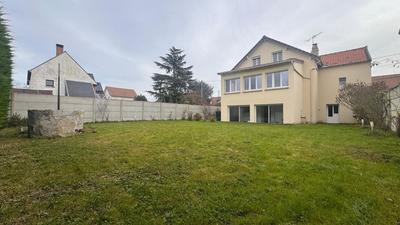 Maison - 220 m² - 9 pièces