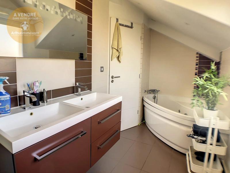 Maison - 135 m² - 8 pièces