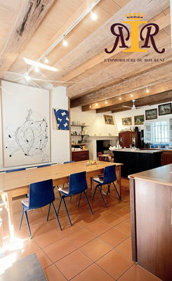 Maison traditionnelle - 283 m² - 9 pièces