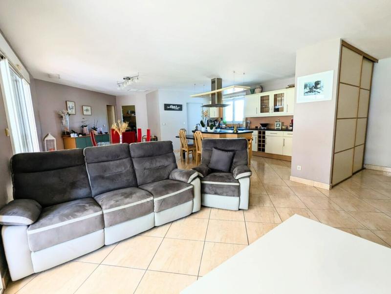 Propriété - 141 m² - 6 pièces