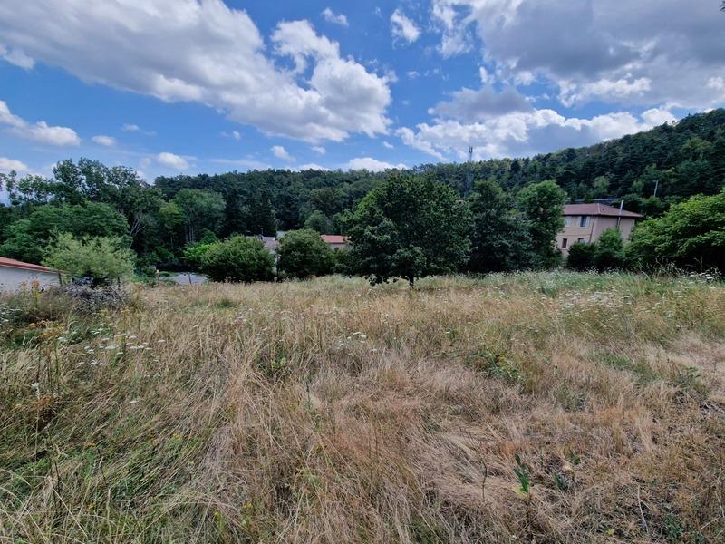 Terrain constructible - 1 271 m²