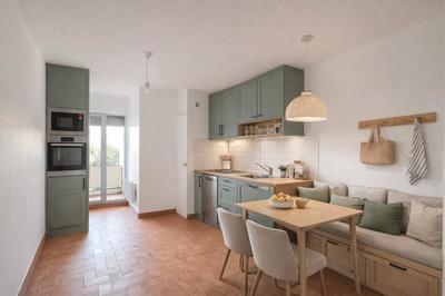 Appartement ancien - 111 m² - 5 pièces