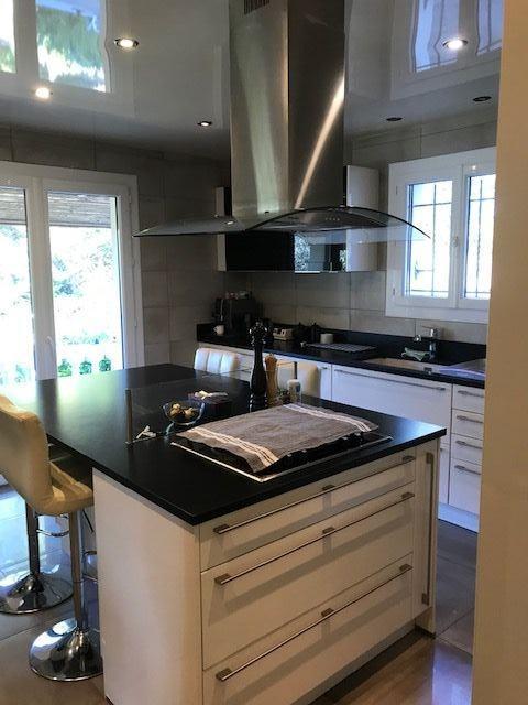 Maison - 220 m² - 10 pièces