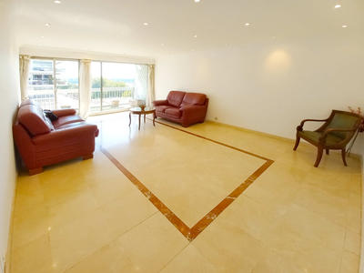 Appartement - 107 m² - 5 pièces