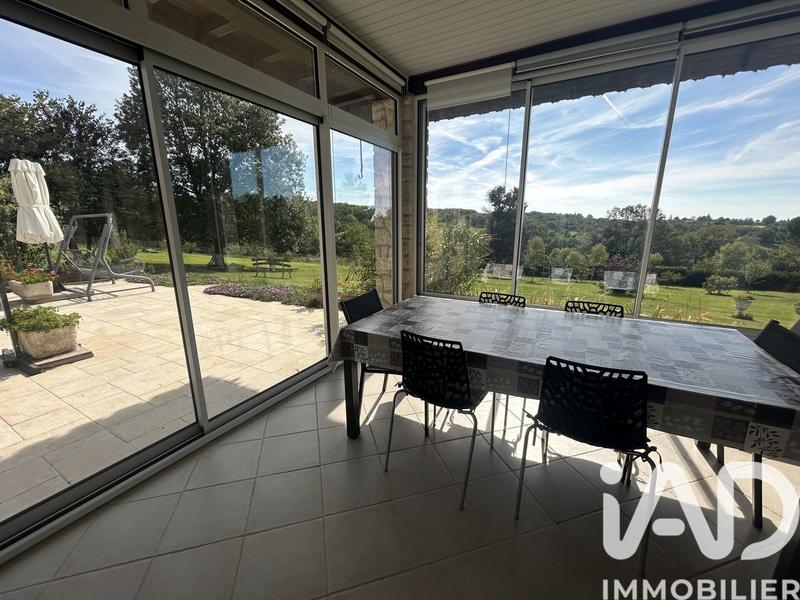 Maison - 221 m² - 6 pièces