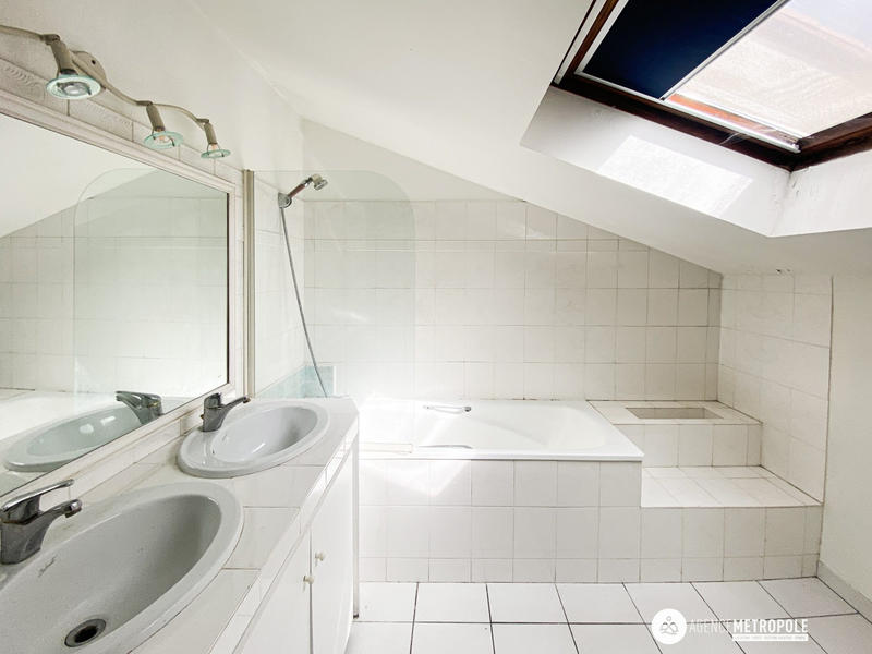 Appartement - 140 m² - 6 pièces