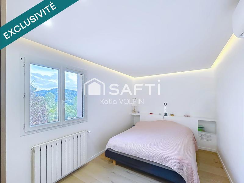 Maison - 230 m² - 8 pièces