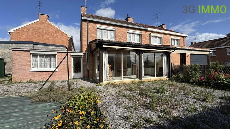 Maison - 94 m² - 5 pièces