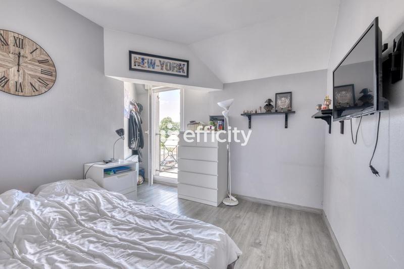 Appartement - 85 m² - 5 pièces