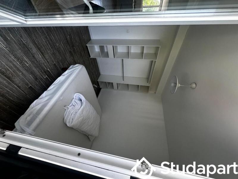 Chambre - 9 m² - 1 pièce