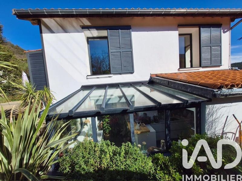 Maison - 220 m² - 5 pièces