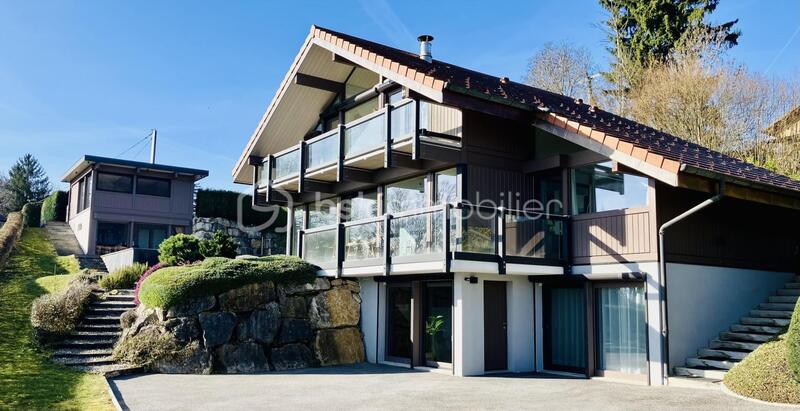 Propriété - 276 m² - 10 pièces