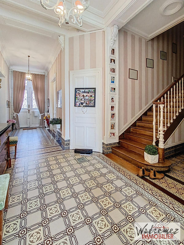 Maison - 352 m² - 1 pièce