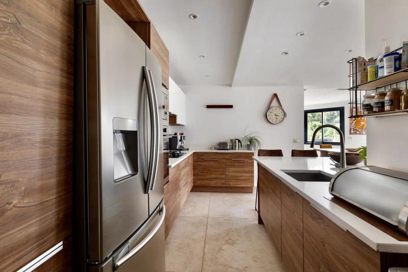 Villa - 222 m² - 9 pièces