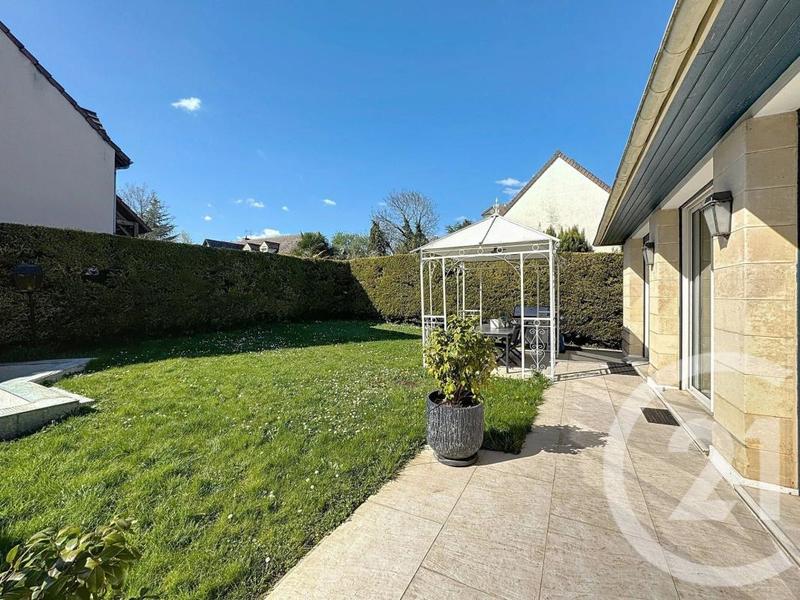 Maison - 237 m² - 7 pièces