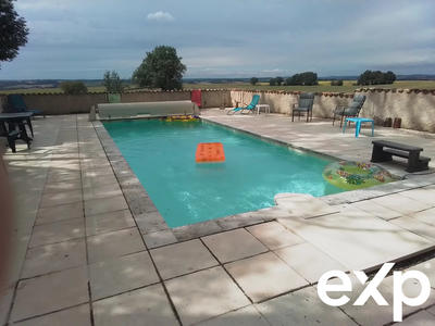 Maison traditionnelle - 157 m² - 8 pièces