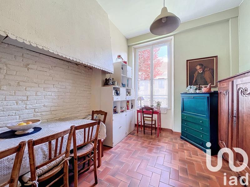 Maison - 325 m² - 12 pièces