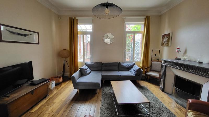 Maison - 236 m² - 10 pièces