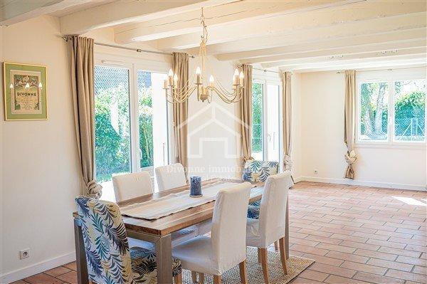 Villa - 191 m² - 6 pièces