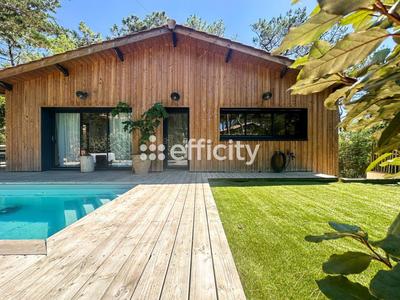 Maison - 140 m² - 5 pièces