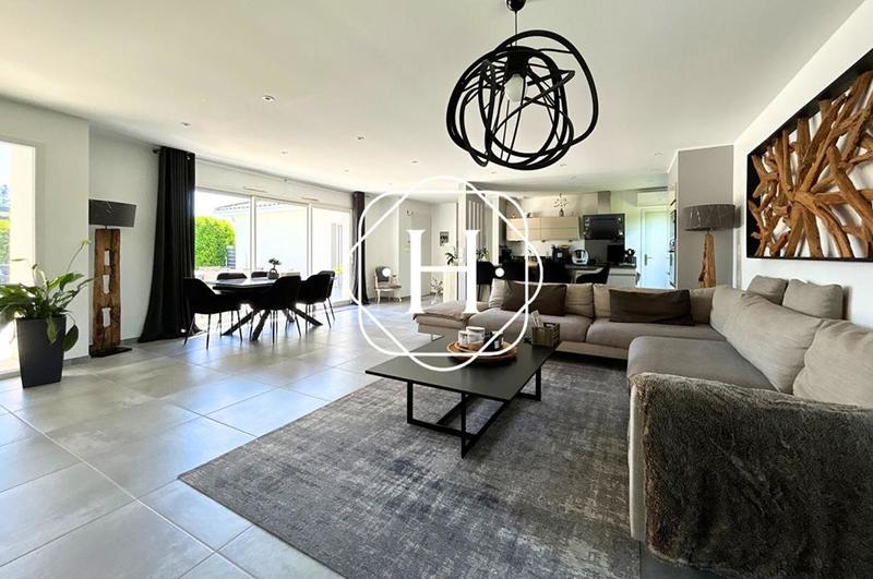 Maison - 157 m² - 6 pièces