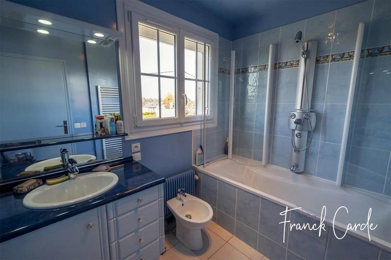 Villa - 225 m² - 8 pièces