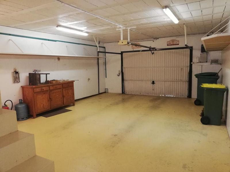 Maison - 252 m² - 8 pièces