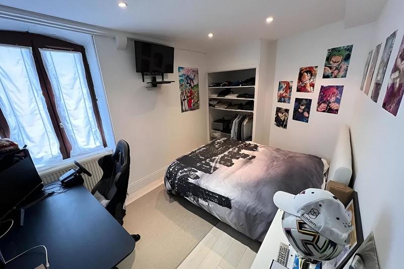 Maison - 264 m² - 7 pièces