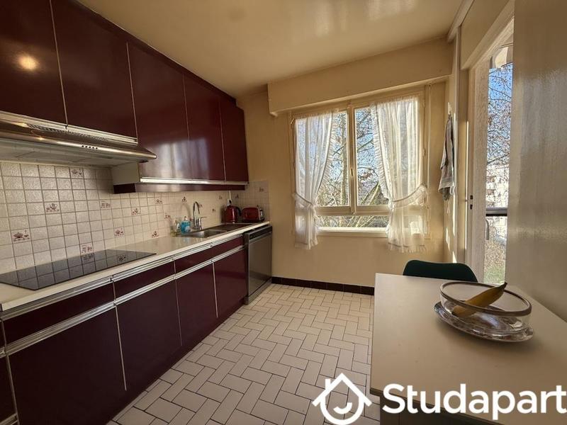 Chambre - 12 m² - 1 pièce