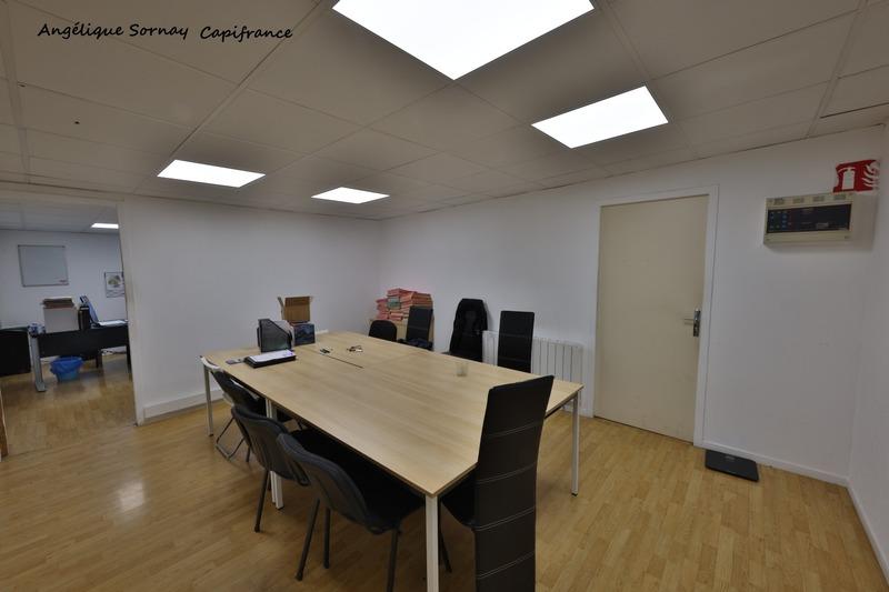 Local d'activité / Entrepôt - 2 930 m² - 8 pièces