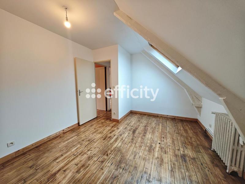 Maison - 99 m² - 6 pièces