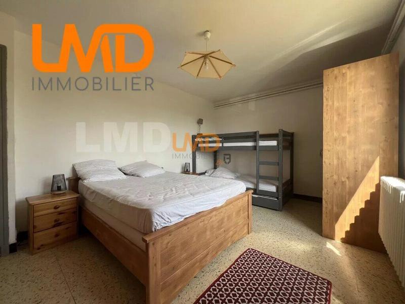 Maison - 187 m² - 8 pièces