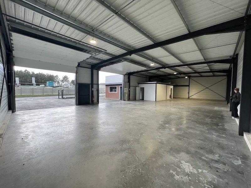 Local d'activités - 303 m² - 3 pièces