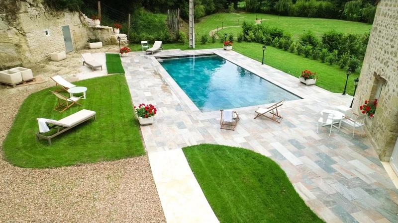 Château - 1 300 m² - 30 pièces