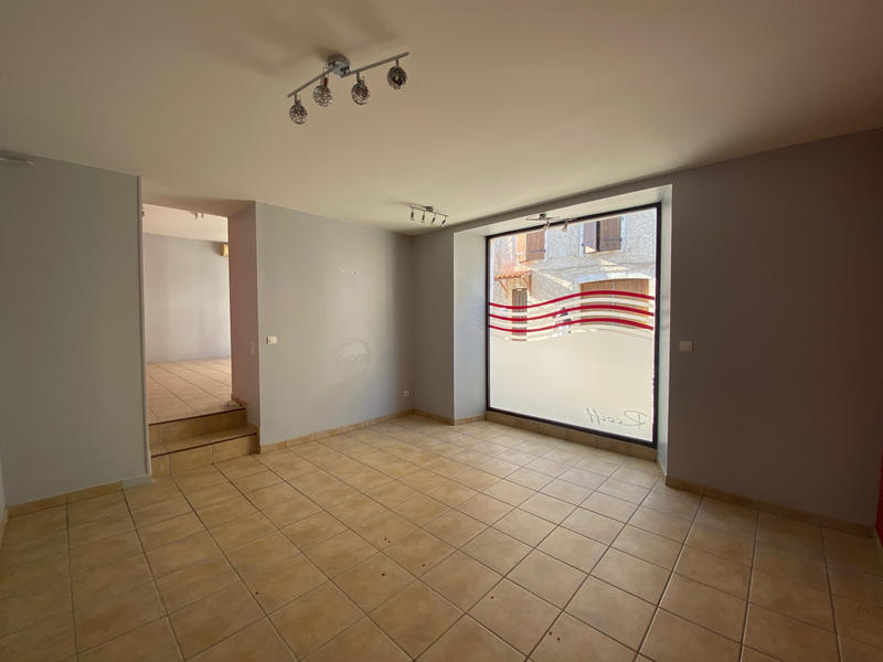 Maison - 275 m² - 13 pièces