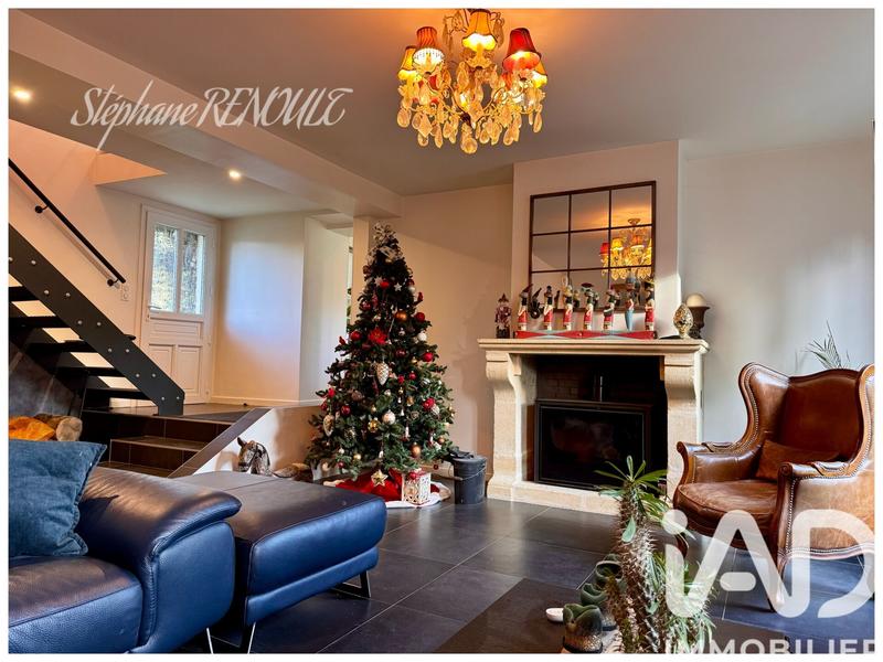 Maison - 218 m² - 6 pièces