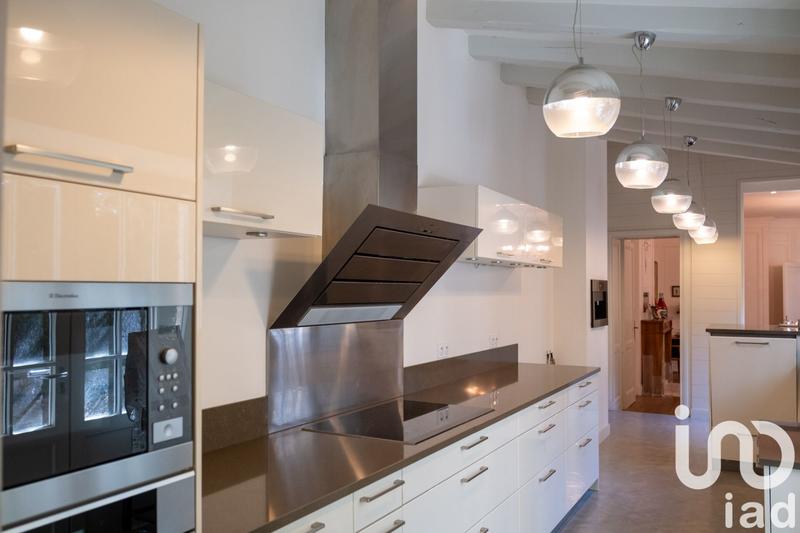 Maison - 422 m² - 10 pièces