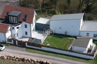 Maison - 400 m² - 7 pièces