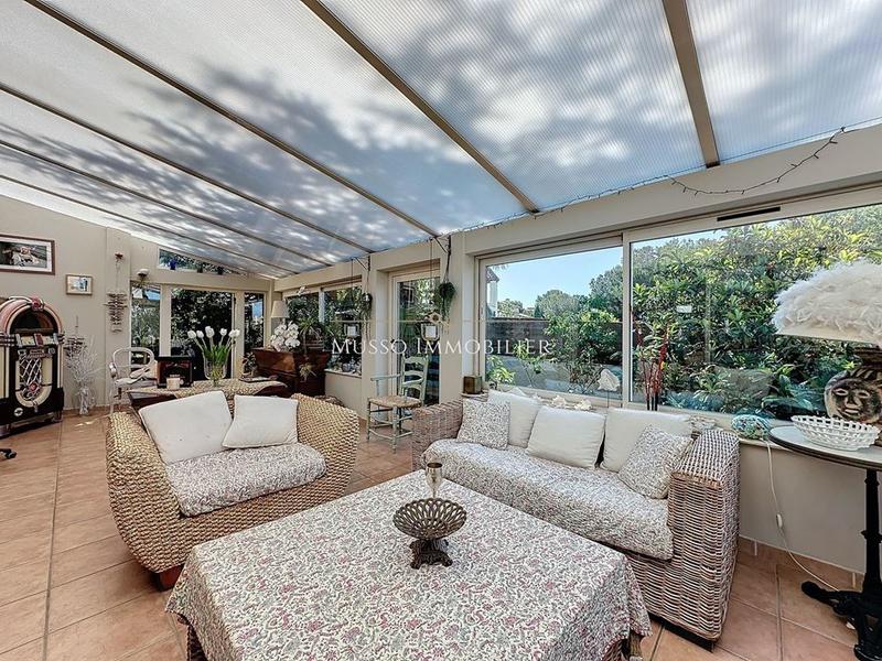 Maison traditionnelle - 215 m² - 5 pièces