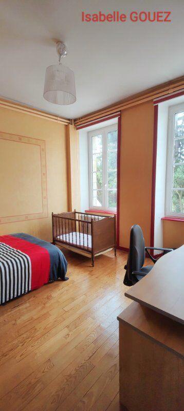 Maison - 200 m² - 13 pièces